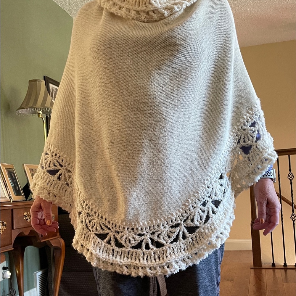 Simply Natural 100% Baby Alpaca Cape